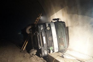 LKW-Bergung Citytunnel-Baustelle (Bild: Andrea Mandl)