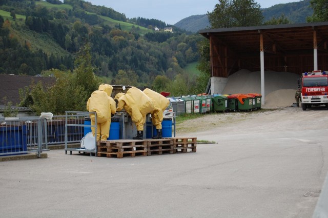 Schadstoffalarm im Altstoffsammelzentrum