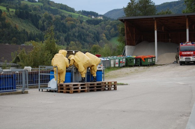 Schadstoffalarm im Altstoffsammelzentrum