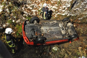 Menschenrettung nach Verkehrsunfall / Foto (c) Fritz Stummer